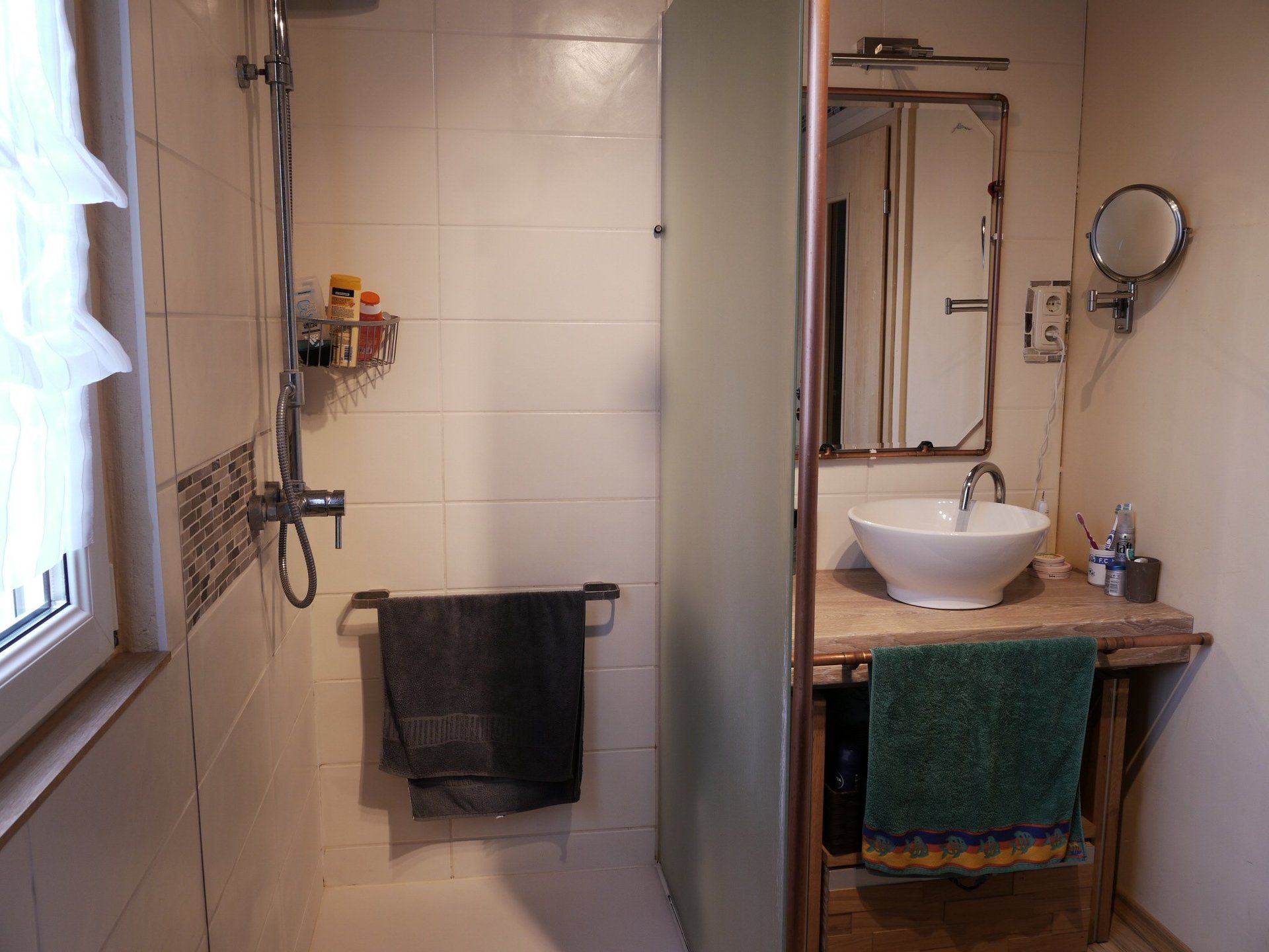 Dusche%2BWaschbecken+Hauptbad.JPG
