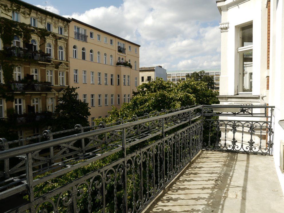 Gro%C3%9Fer+sch%C3%B6ner+Westbalkon%21.jpg