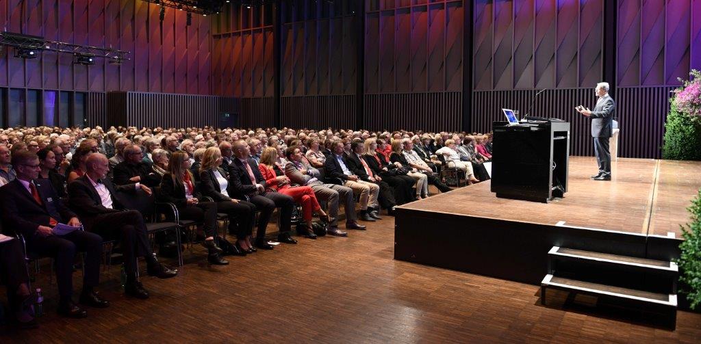 martin spieler crowd speech