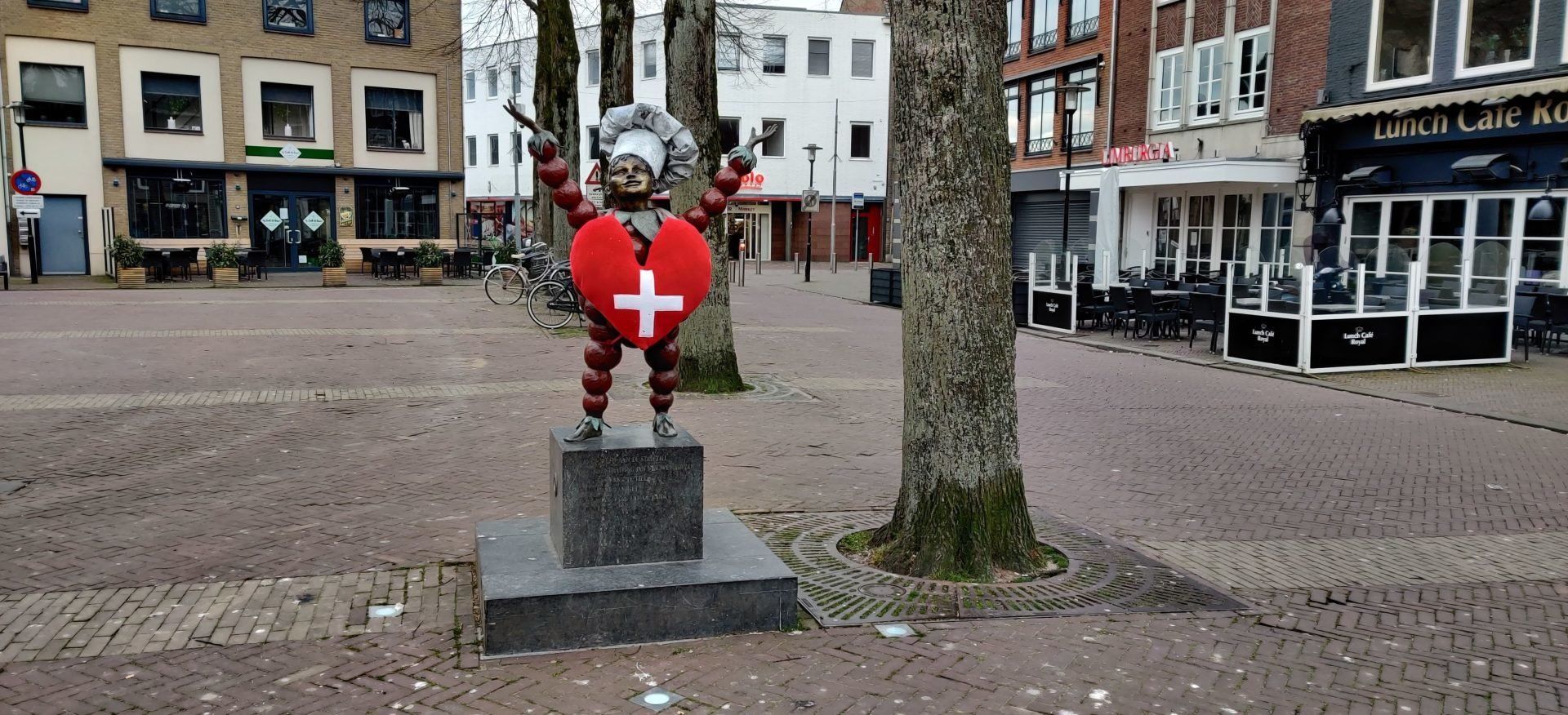 Foto van Flipje in het stadscentrum van Fruitstad  Tiel