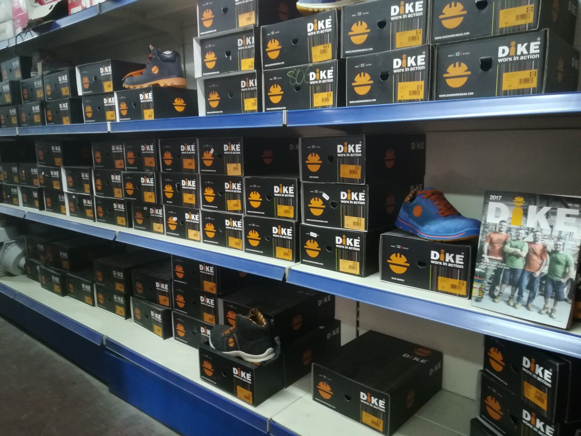 reparto materiale antinfirtunistico
