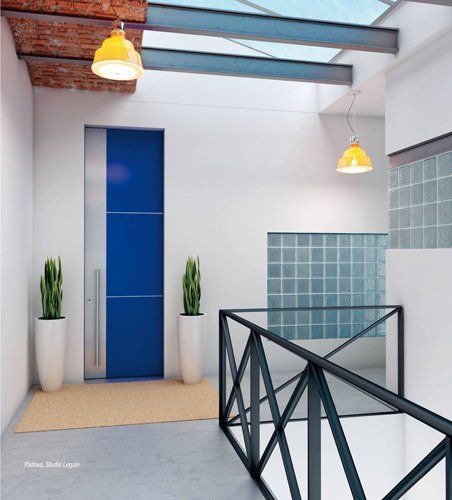 porta blindata blu e argento