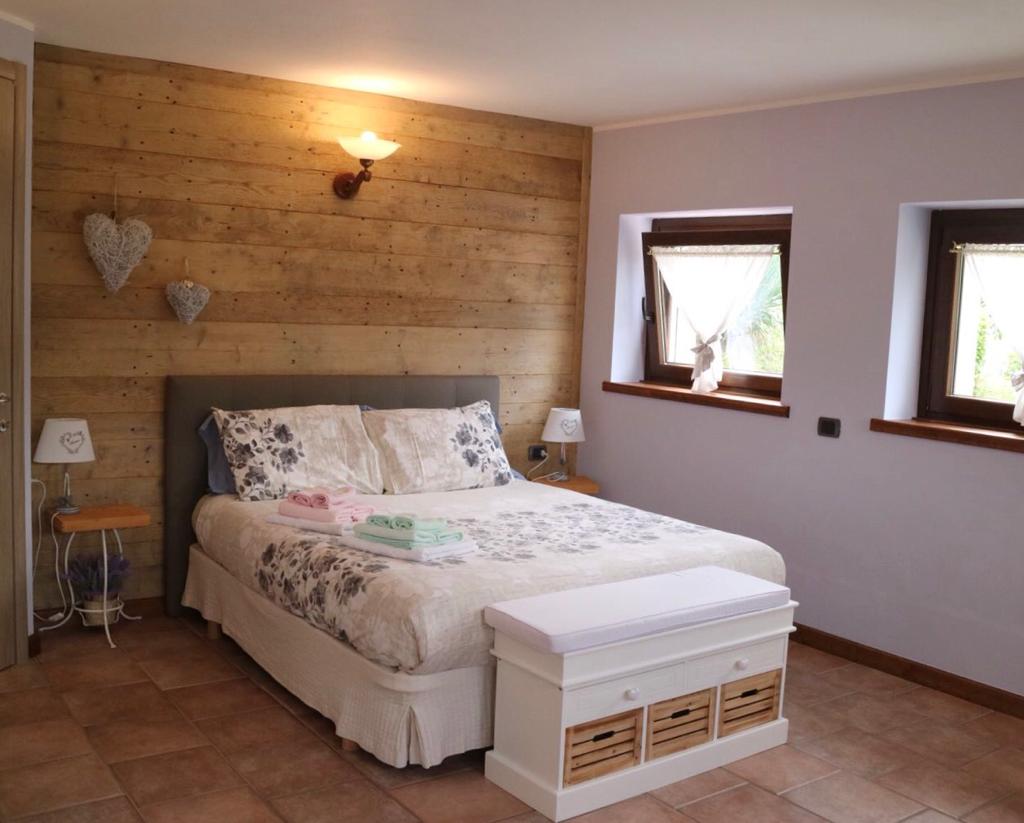 camera da letto in legno