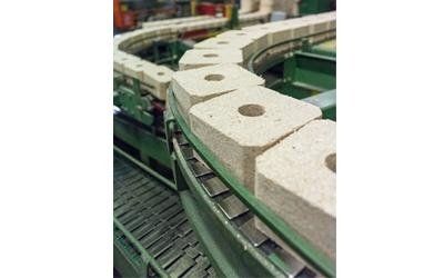 blocchi di legno su carrello a scorrimento