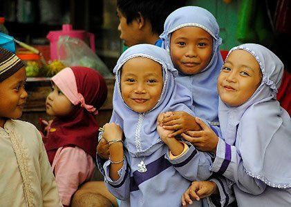 Kinder bei einer Rundreise in Zentraljava Indonesienreise Java Kinder