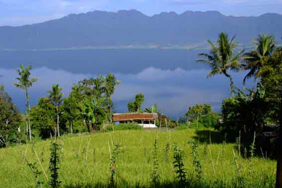Sumatra West Reise Maninjau See