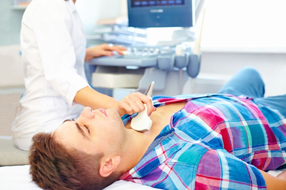 Un esame del collo con ecocolordoppler