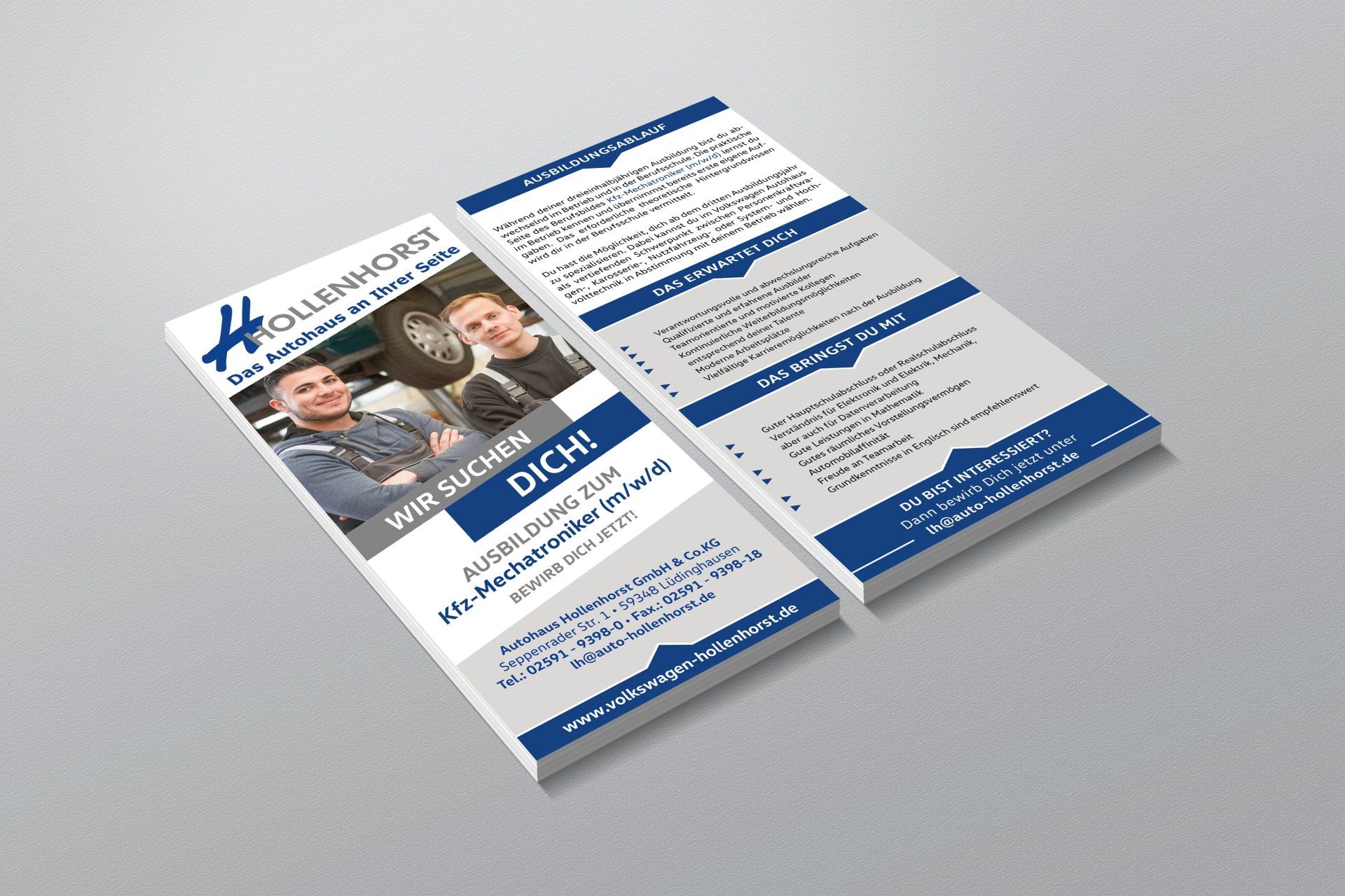 Zwei Flyer liegen übereinander und auf einem steht 