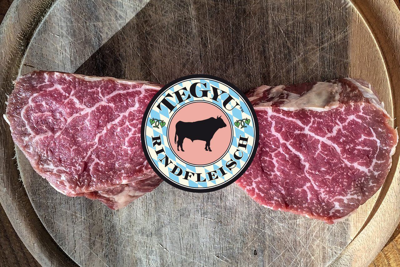 Frisches und nachhaltig regional erzeugtes Wagyu Rindfleisch Tegyu mit Marmorierung vom Buchberghof am Tegernsee