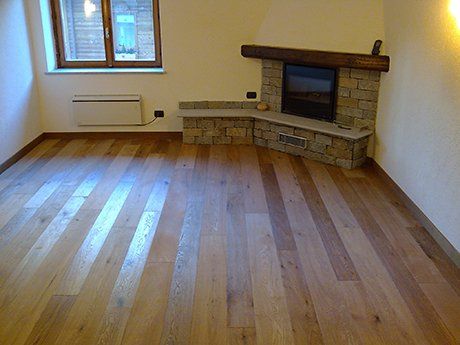 lamatura parquet con forno e finestra