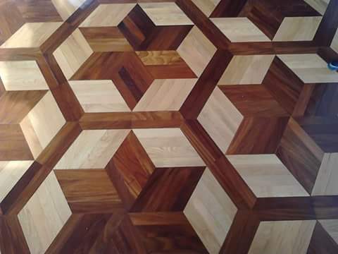 pavimento lucido con decorazioni