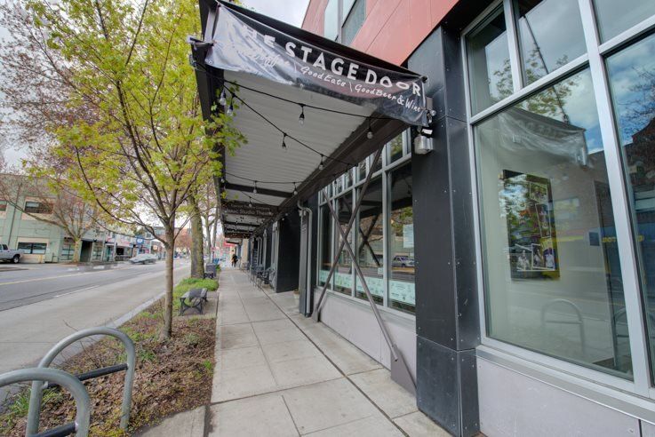 The Stage Door Restaurant - What's in the Neighborhood