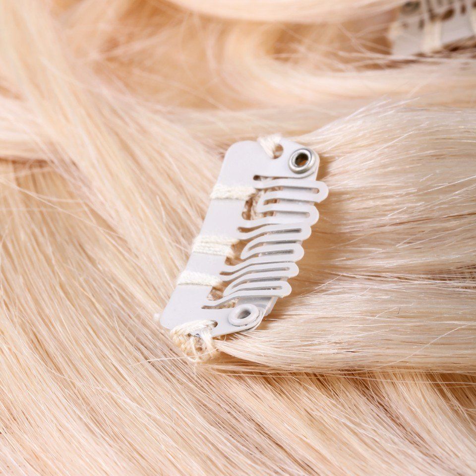applicazione di extension per capelli