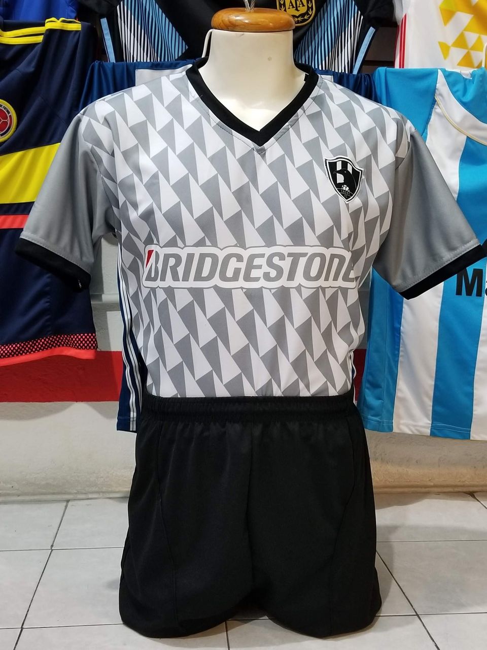 Uniforme Club de Cuervos FC Visitante Nueva Temporada
