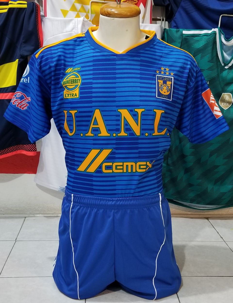 Uniforme Tigres Visita 2018