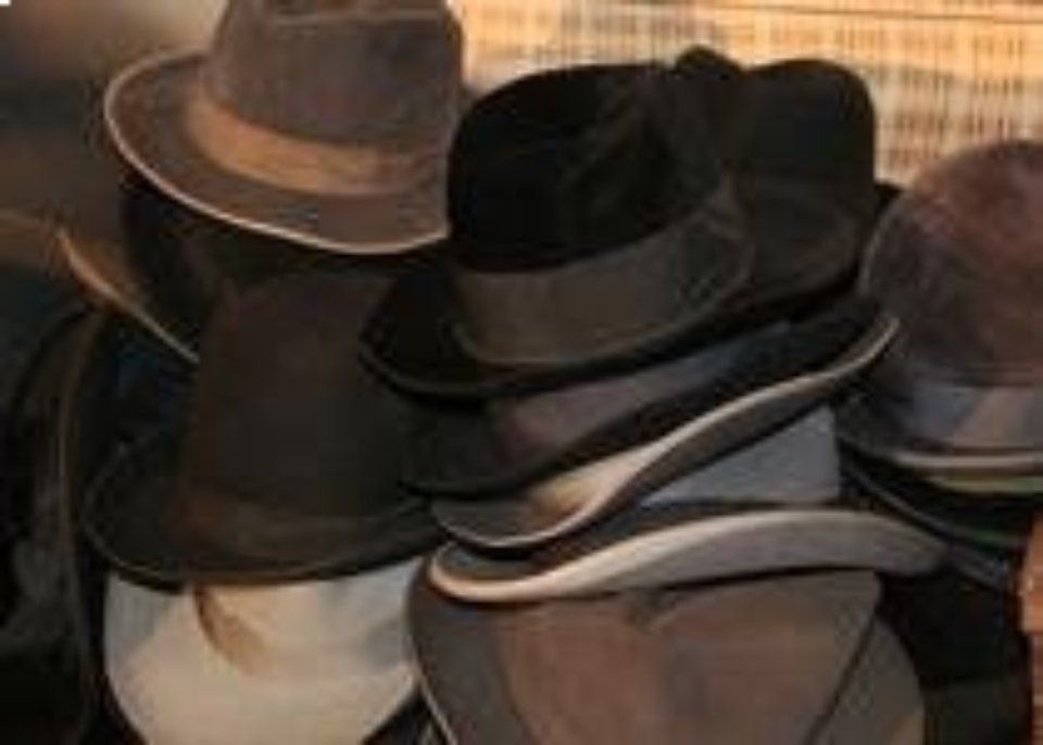 cappelli con bordo