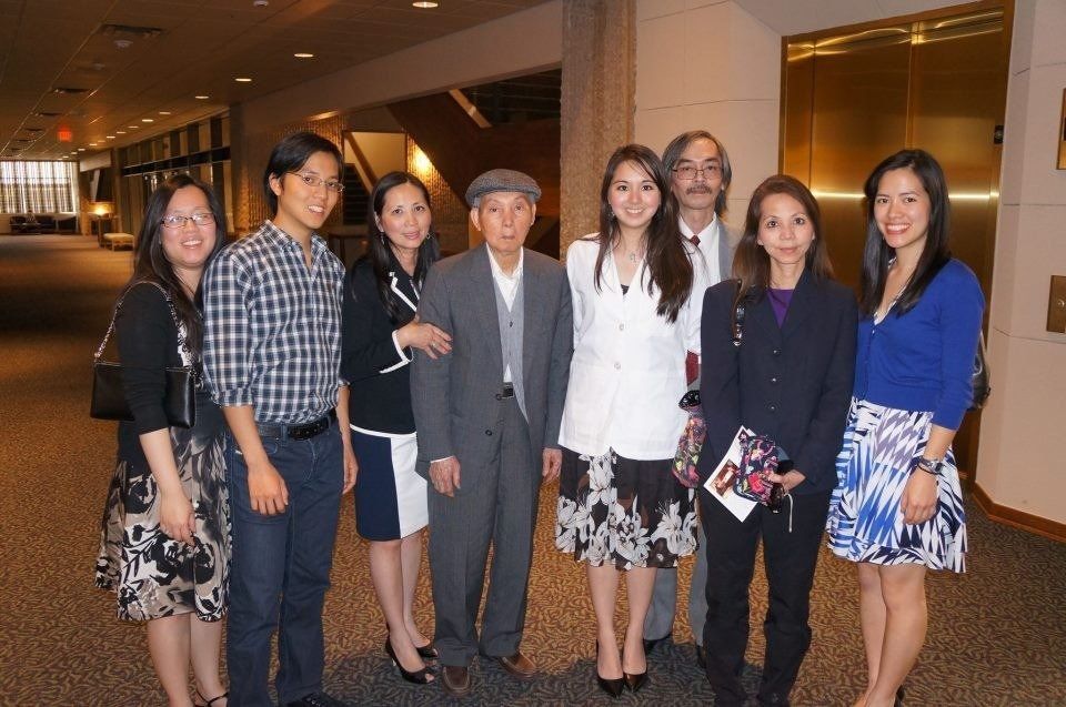 Jennifer Le with family