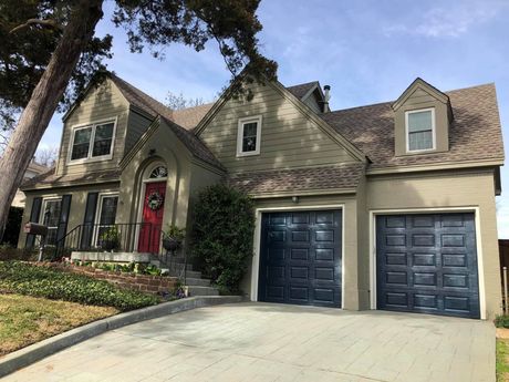 Commercial Garage Door - A Three Way Garage Door in Dallas/Fort Worth, TX Commercial Garage Door - A Three Way Garage Door in Dallas/Fort Worth, TX