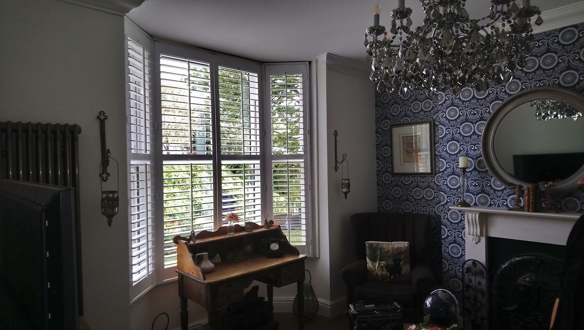 Victorian Bay Window Shutters Full Height Mid Tilt Bar & Mid rail Lichfield Plantation Shutters 01543 580138