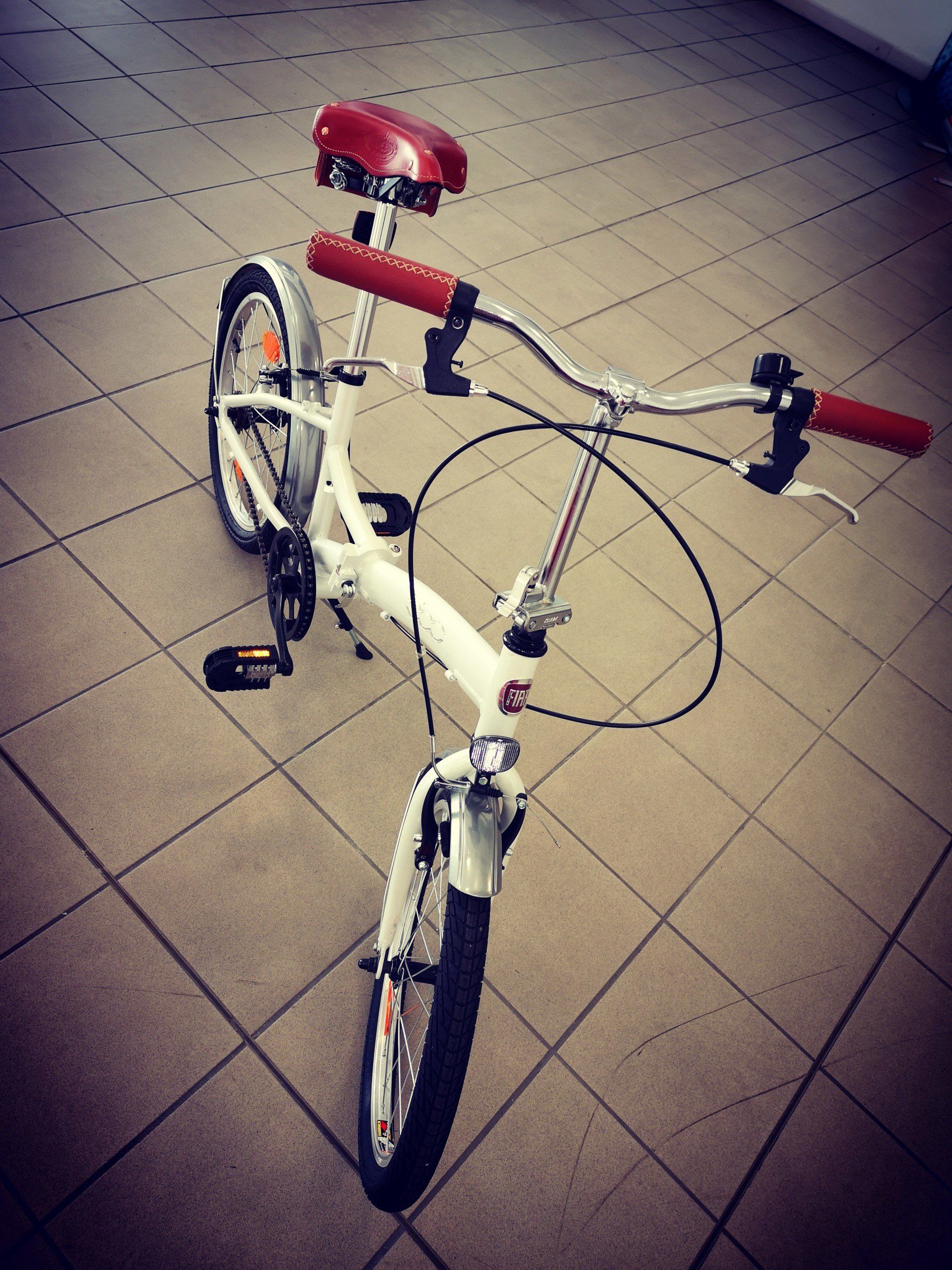 bicicletta bianca