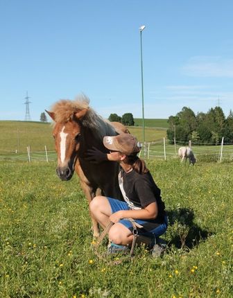 Und wer bist Du? Frau und Pony, Mensch und Pony