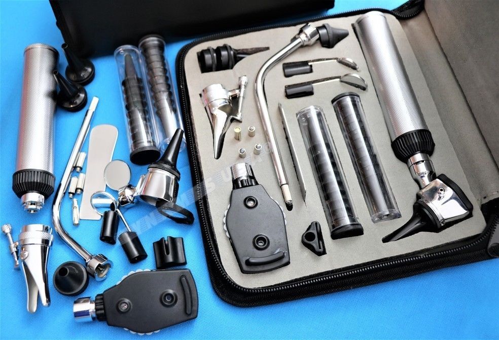 Diagnostic Set - Diagnostic Set in EL Paso, Tx. Professional physicians 3.25V otoscope, ophthalmoscope, E.N.T diagnostic kit, use German made bulbs in all instrument heads, variable light intensity rheostat type switch that delivers an increasing light intensity through the otoscope and ophthalmoscope, instrument handle utilizes a bayonet luer-locking mechanism for changing the multiple instrument heads included in the kit.