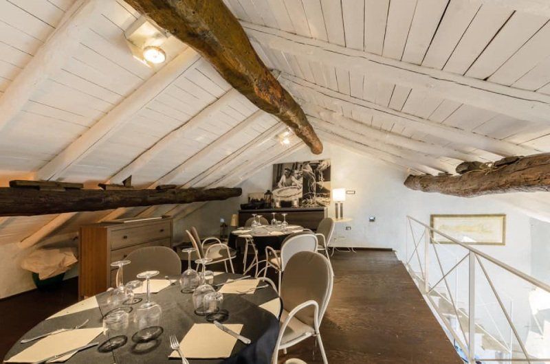 sala del ristorante di pesce siciliano