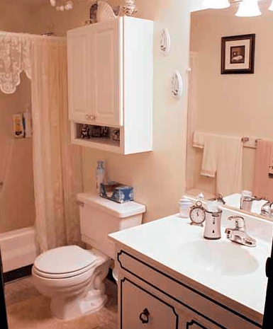 Sherwood Acres bathroom