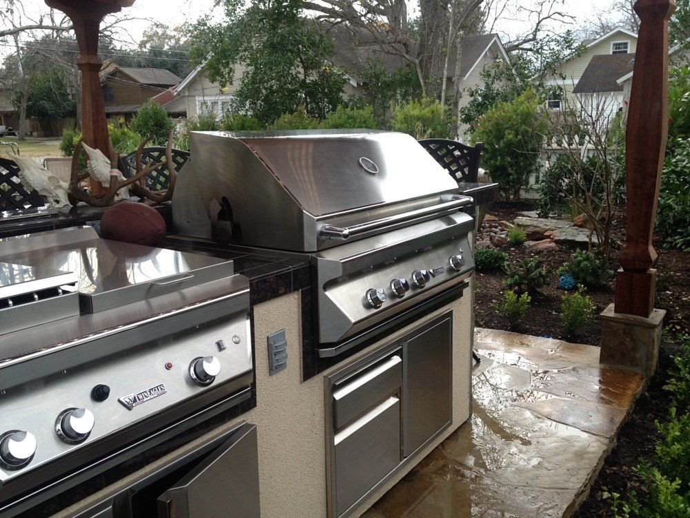 outdoor kitchen and patio installation