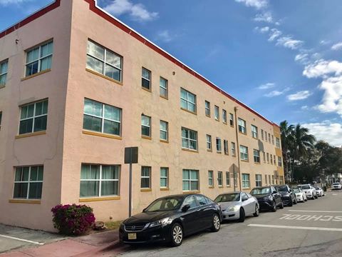 Parking Area Beside of Commercial Building— Miami, FL — Snapp Industries, Inc.