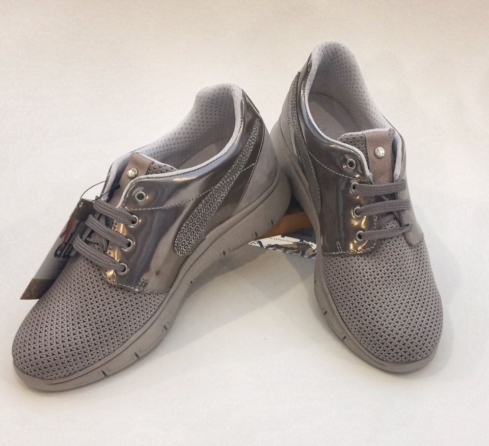 Scarpe ortopediche con lacci