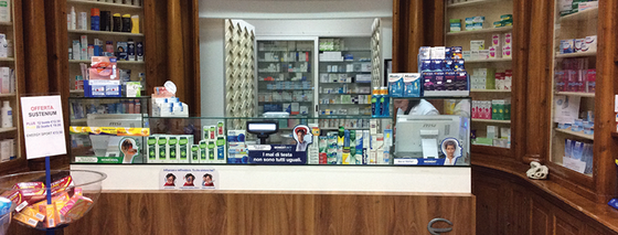 bancone della farmacia