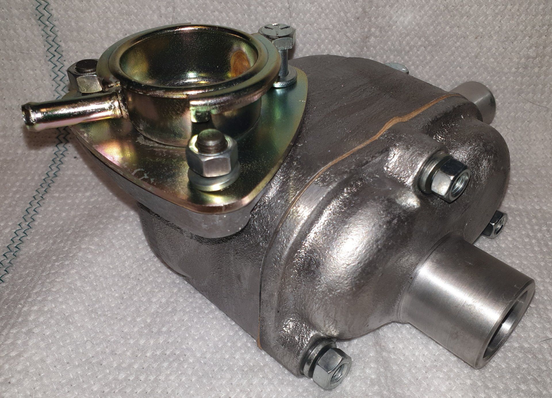 Triumph TR2 thermostat housing