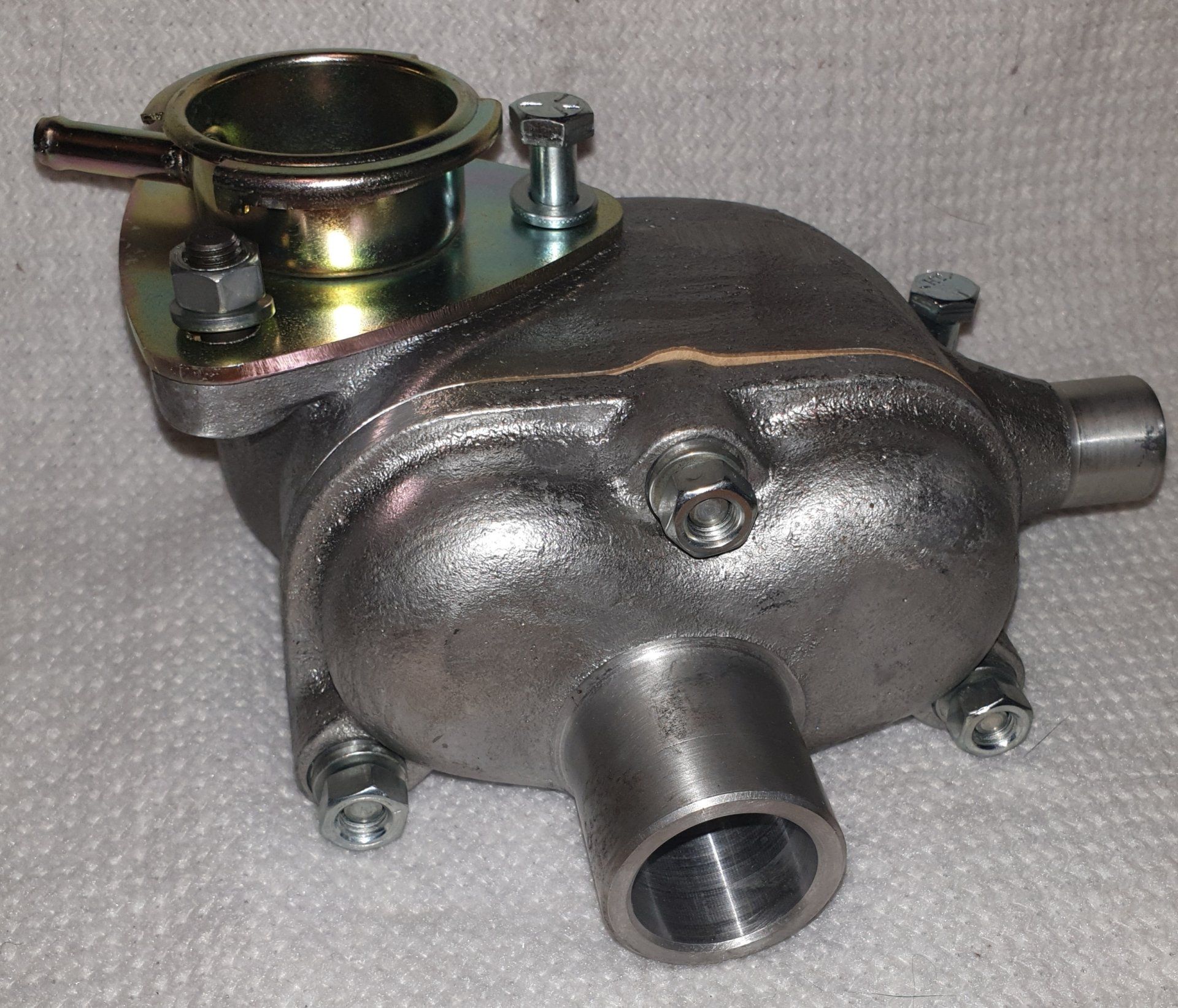 TR2 thermostat housing