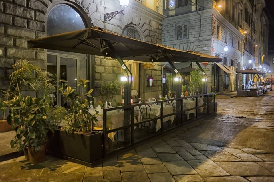 Ombrellone per dehors di un ristorante