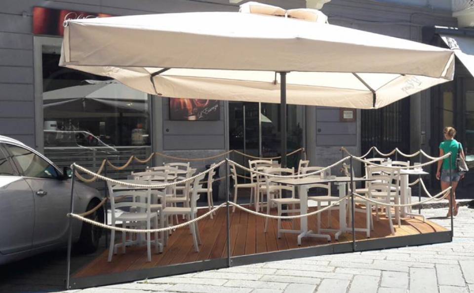 Tenda per dehors di un ristorante