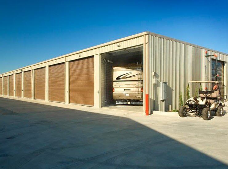 Storage with R/V Van — Fresno, CA — Dakota Park Boat and R/V Storage