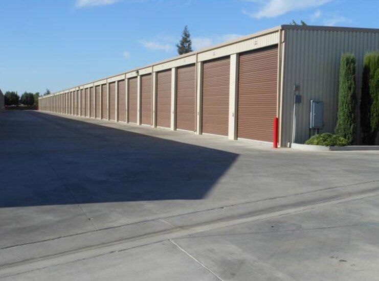 Closed R/V Storage — Fresno, CA — Dakota Park Boat and R/V Storage