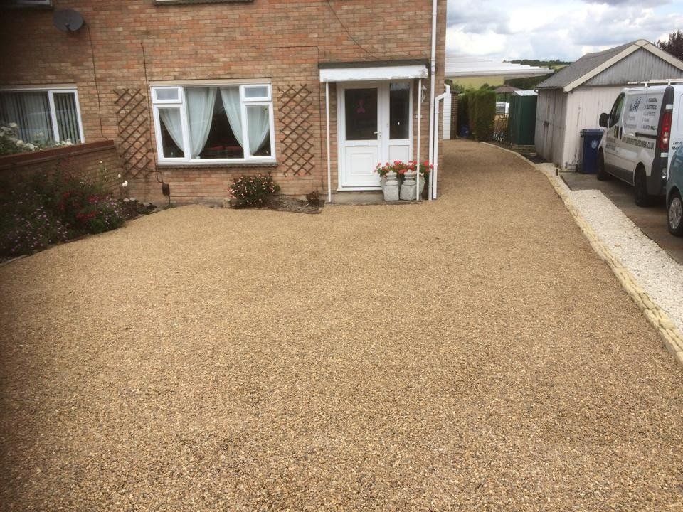 partial view of driveway