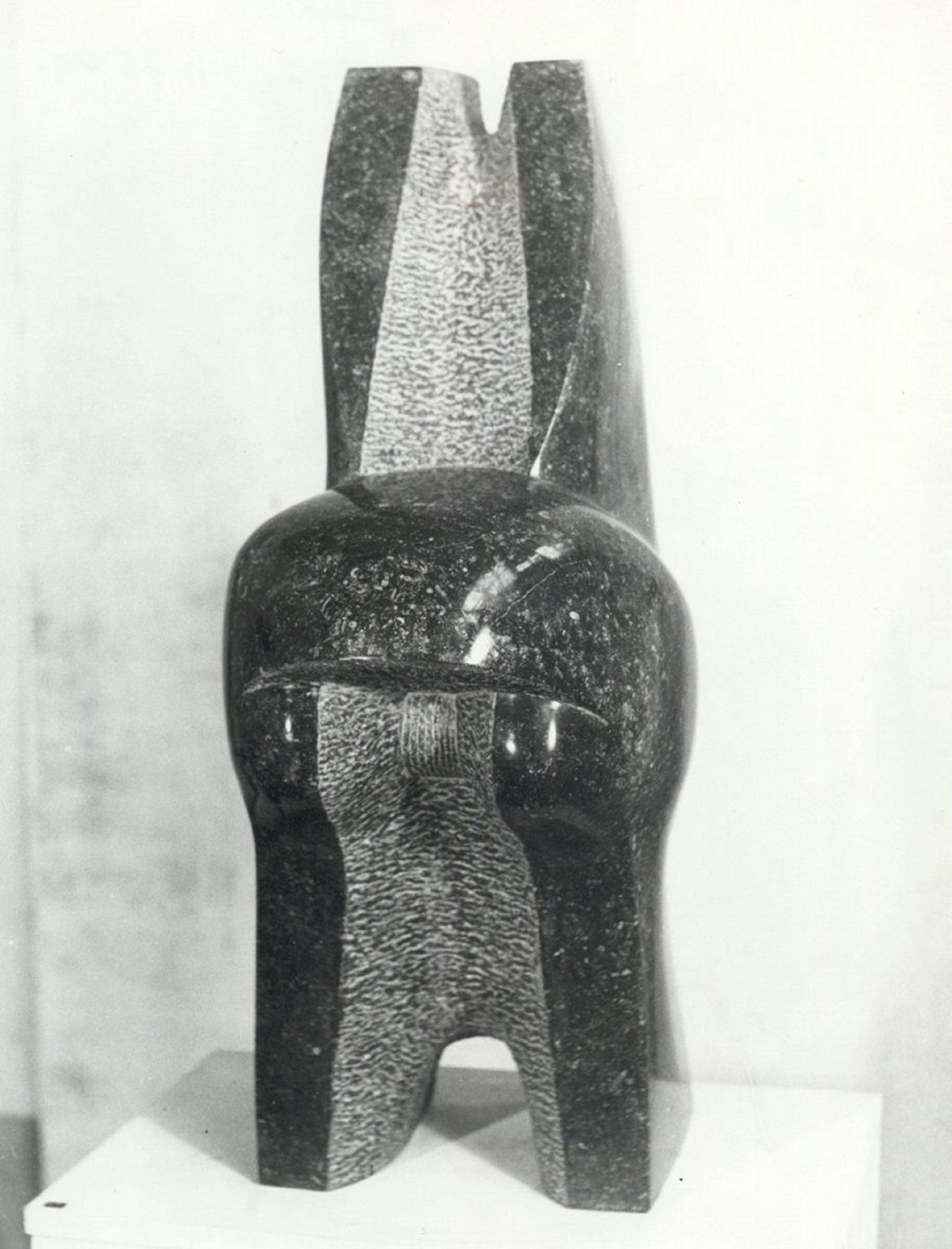 Helm (1972, hardsteen)