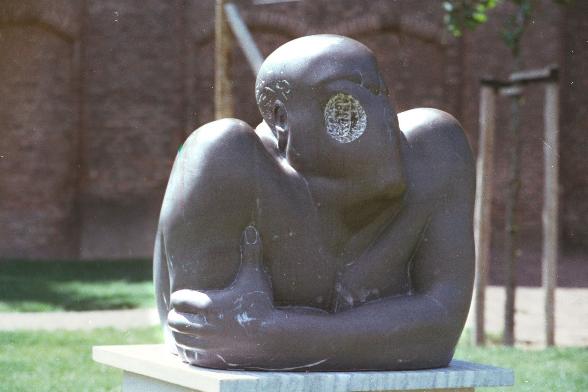 Cycloop (1980, marmer, in bezit van Museum Beelden aan Zee)