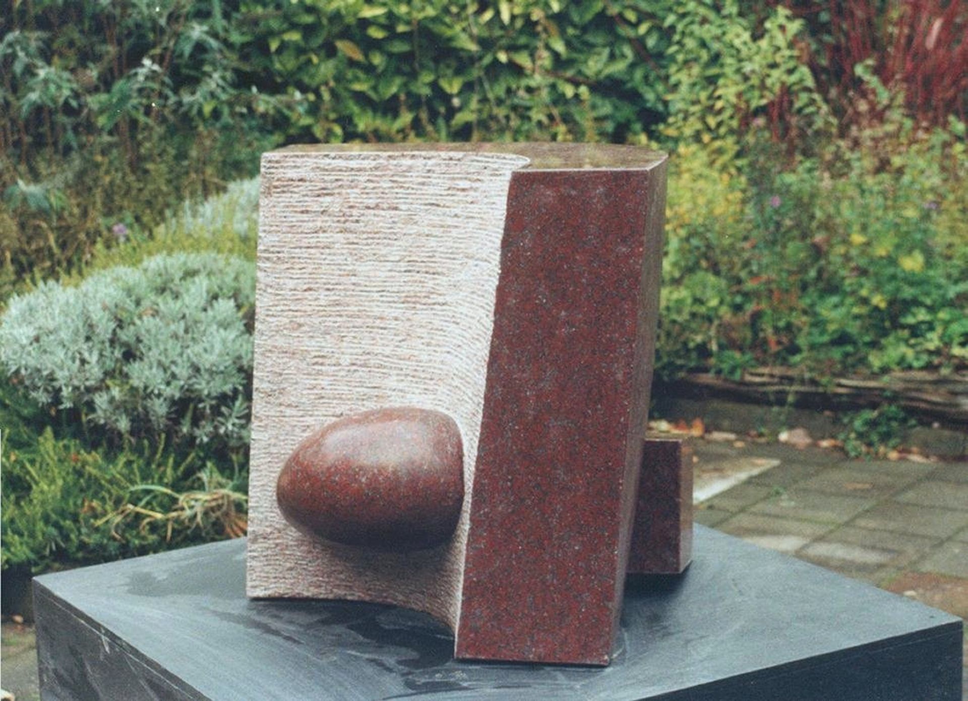 Contrapunt (2002, graniet)