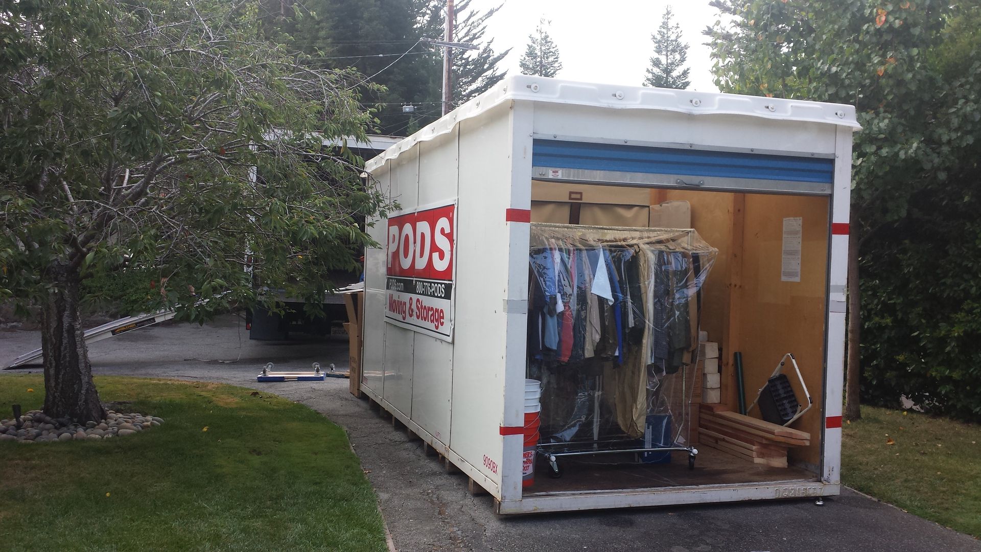 Furniture packing and loading 23