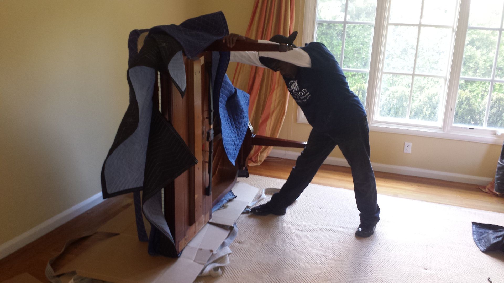 Furniture packing and loading 5