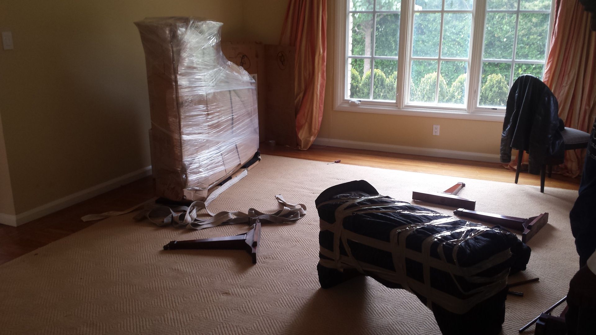 Furniture packing and loading 1