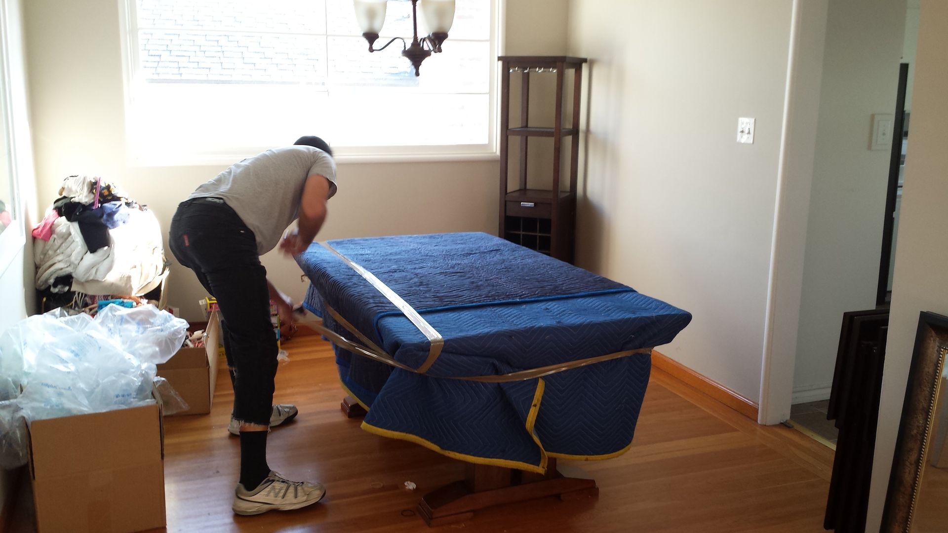 Furniture packing and loading 4