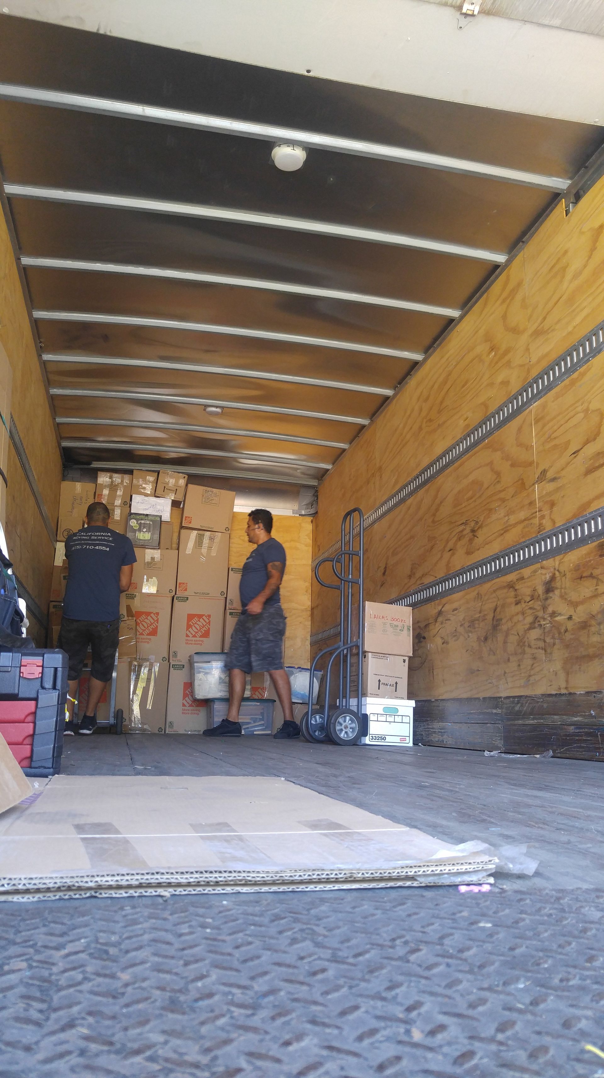 Furniture packing and loading 28