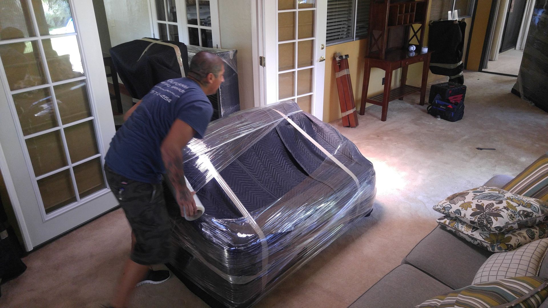 Furniture packing and loading 11
