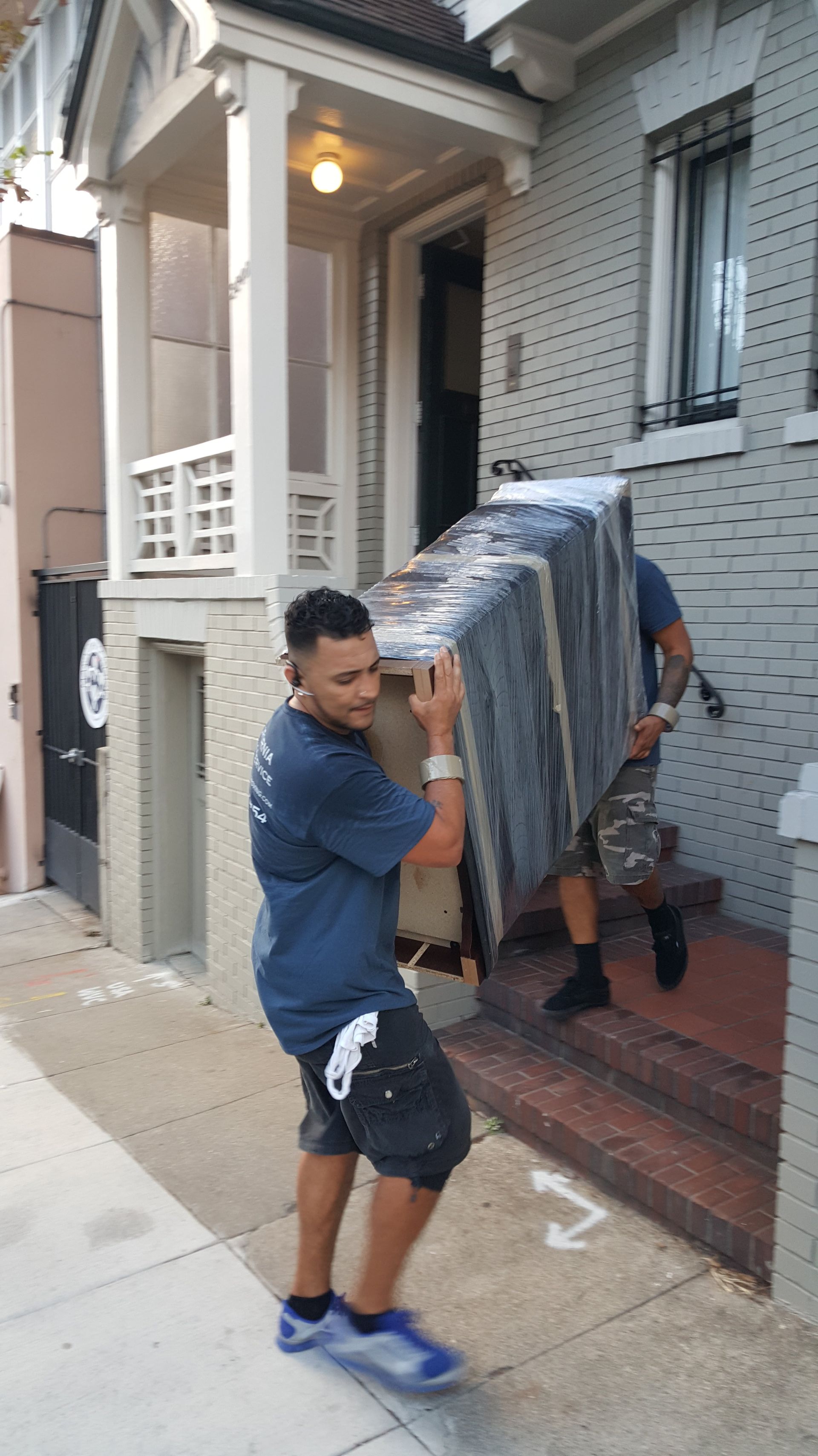 Furniture packing and loading 39