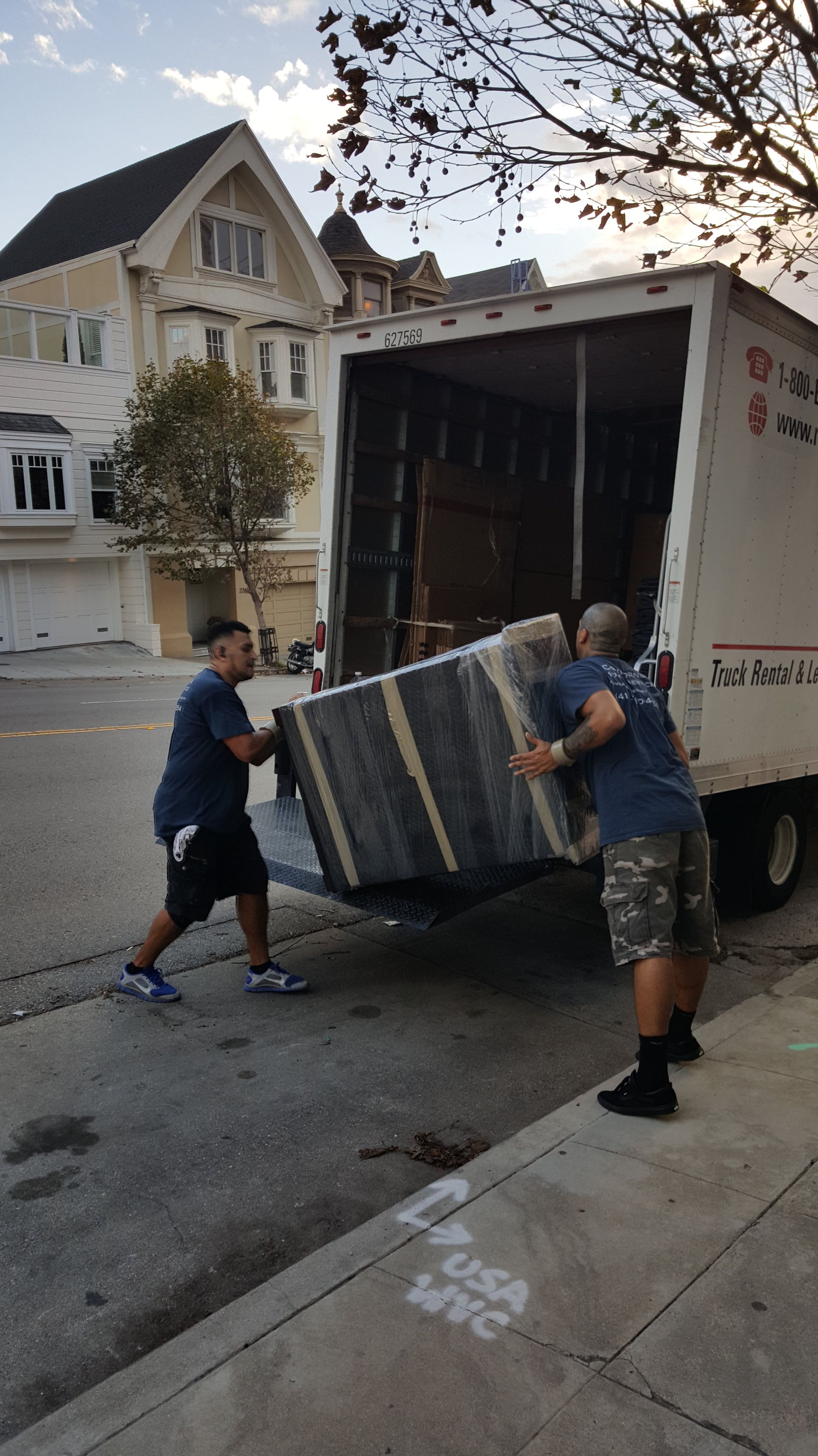 Furniture packing and loading 40